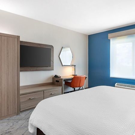 Holiday Inn Express Hotel And Suites Alice By Ihg Exterior foto
