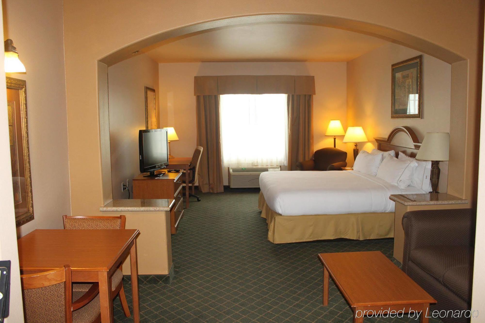 Holiday Inn Express Hotel And Suites Alice By Ihg Exterior foto